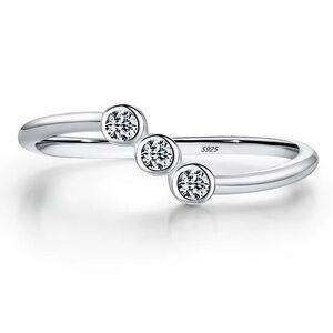 NEW 14k White Gold Genuine Certified Moissanite Three Stone Ring Sz 6‎